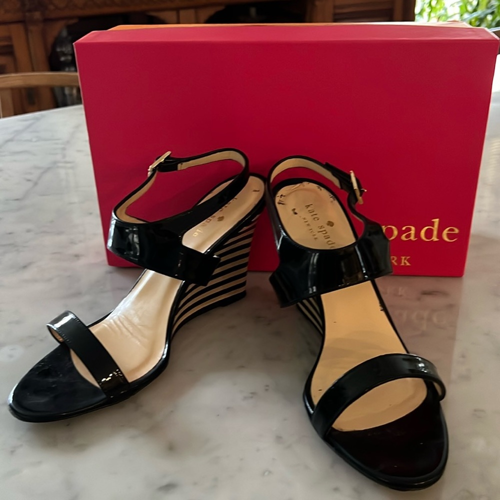 Kate Spade New York Clume Black Patent Striped Wedge Heel Sandals